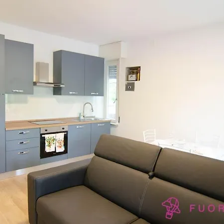 Apartment Nel Cuore Di Con Parcheggio Di Fronte Parma